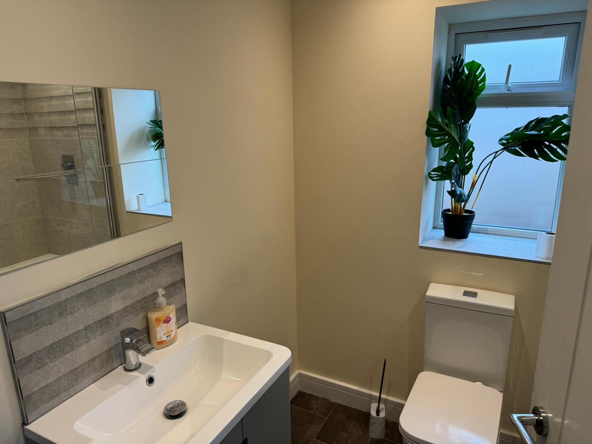 Bath Rd Villa Кейншем Екстер'єр фото